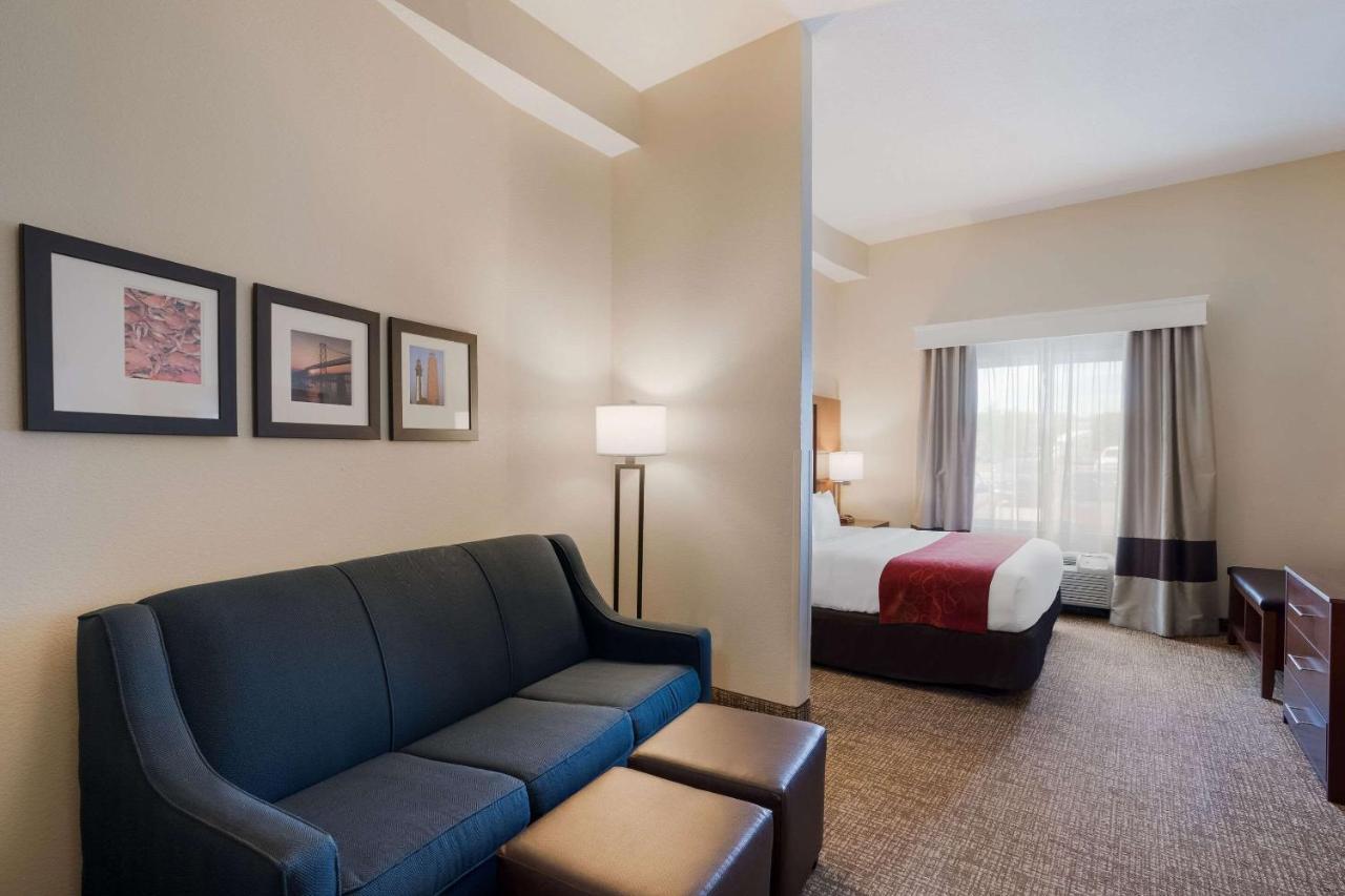 Comfort Suites Suffolk - Chesapeake Eksteriør billede