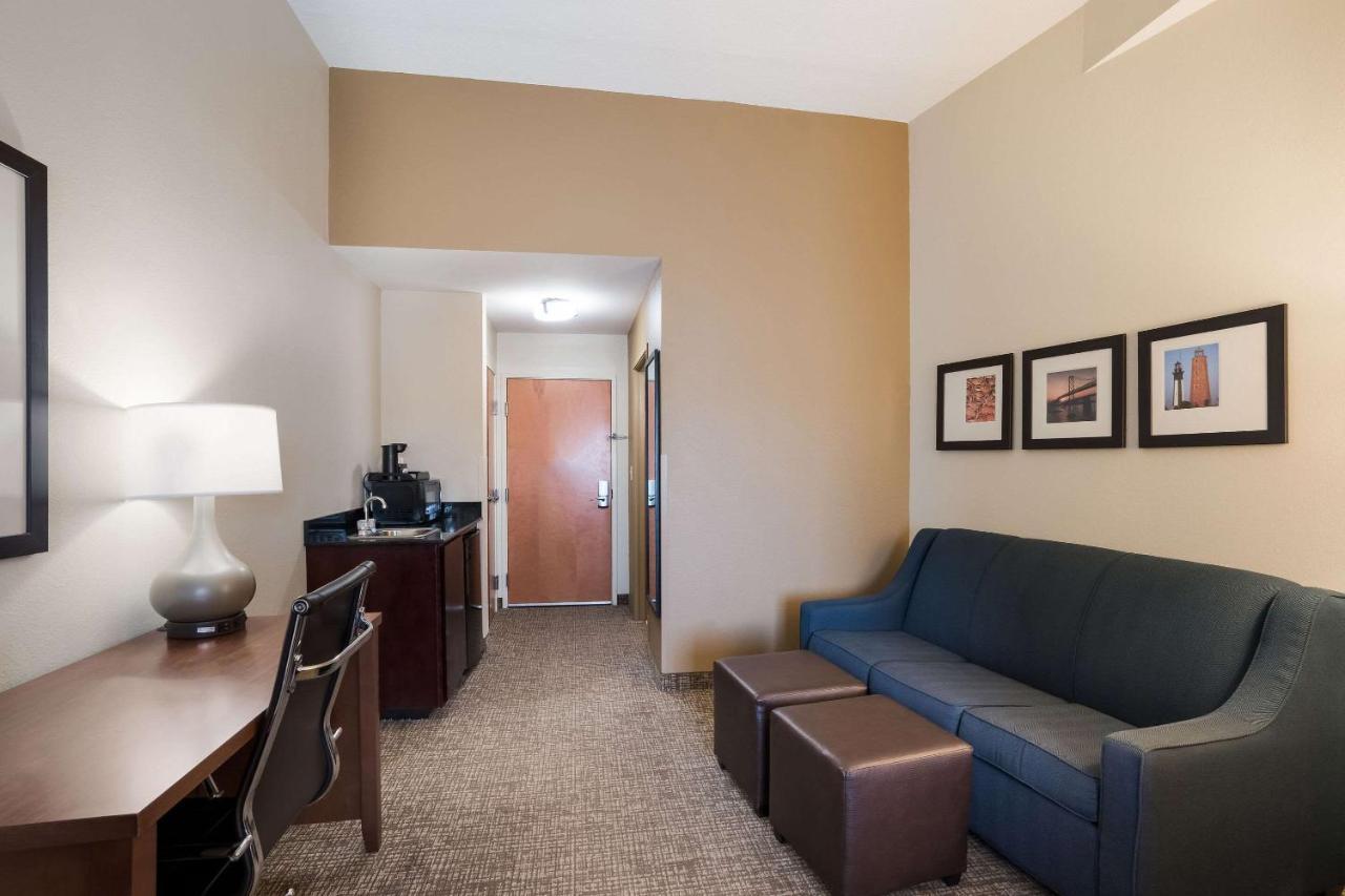 Comfort Suites Suffolk - Chesapeake Eksteriør billede