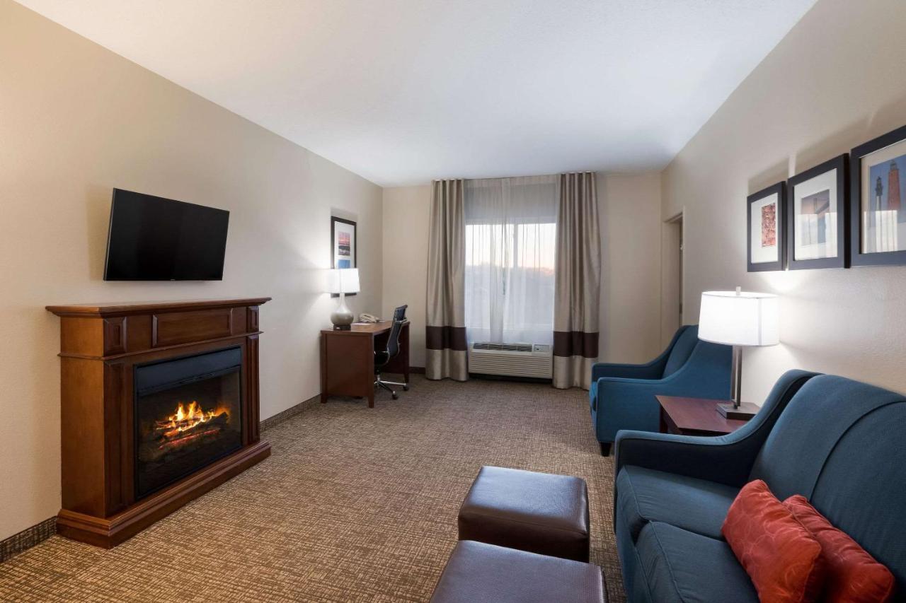 Comfort Suites Suffolk - Chesapeake Eksteriør billede