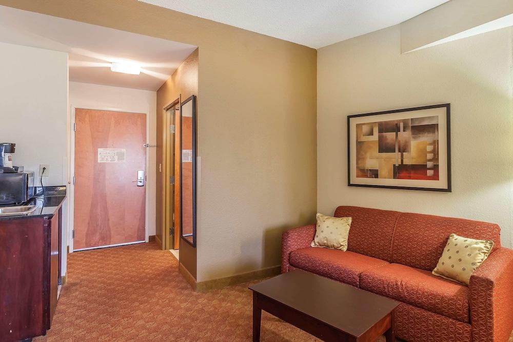 Comfort Suites Suffolk - Chesapeake Eksteriør billede