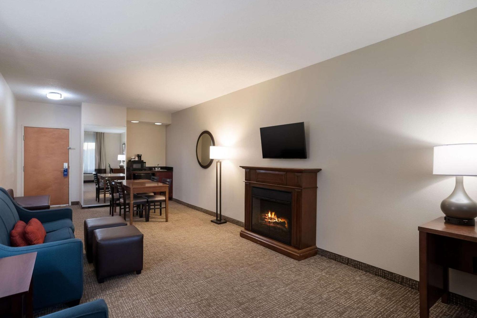 Comfort Suites Suffolk - Chesapeake Eksteriør billede